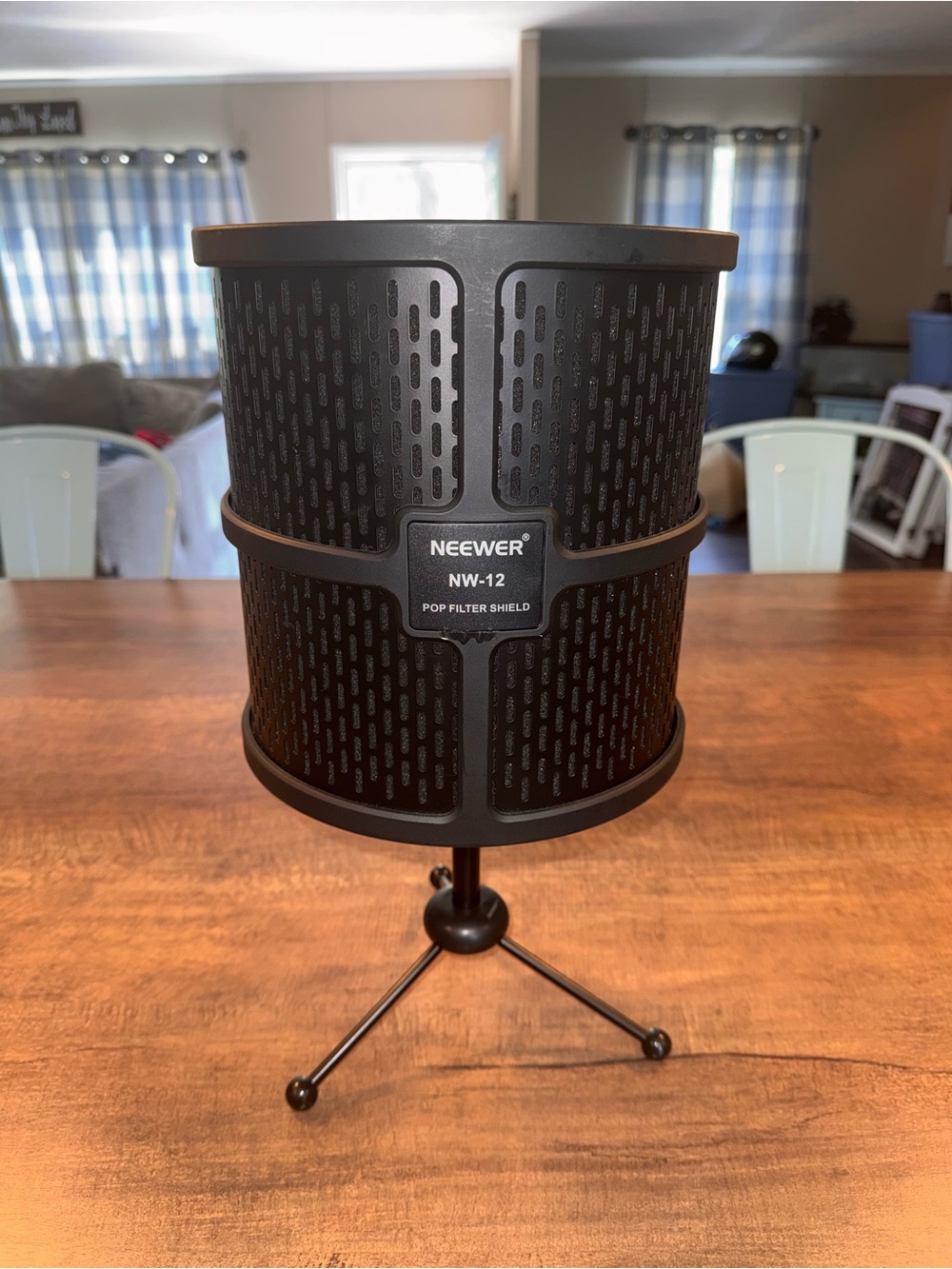 NEEWER NW-12 Microphone Isolation Shield Pop Filter w/ Desktop Tripod Stand